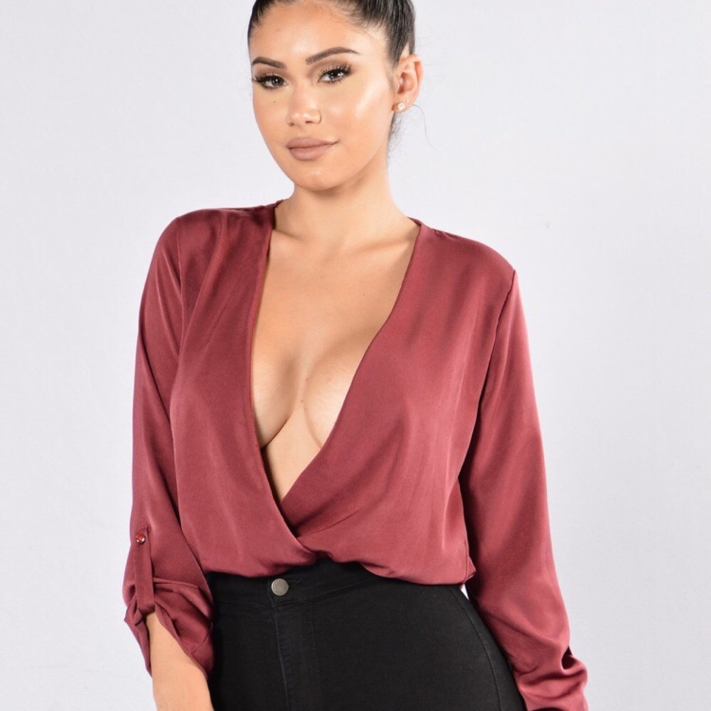 FashionNova Deep V Necked Bodysuit Top (real pics)
